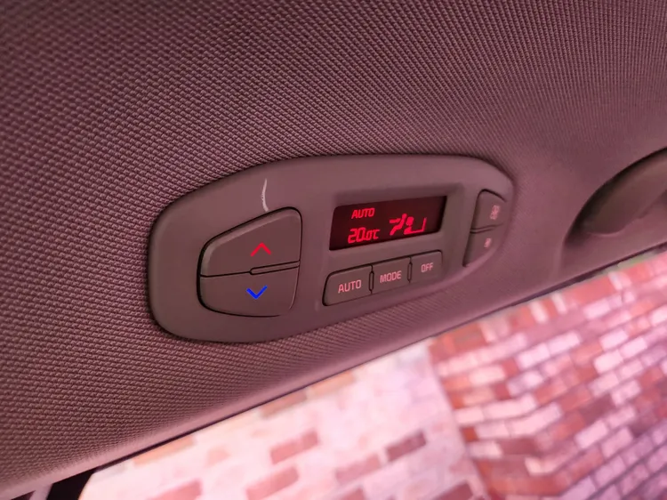 Kia Carnival 26