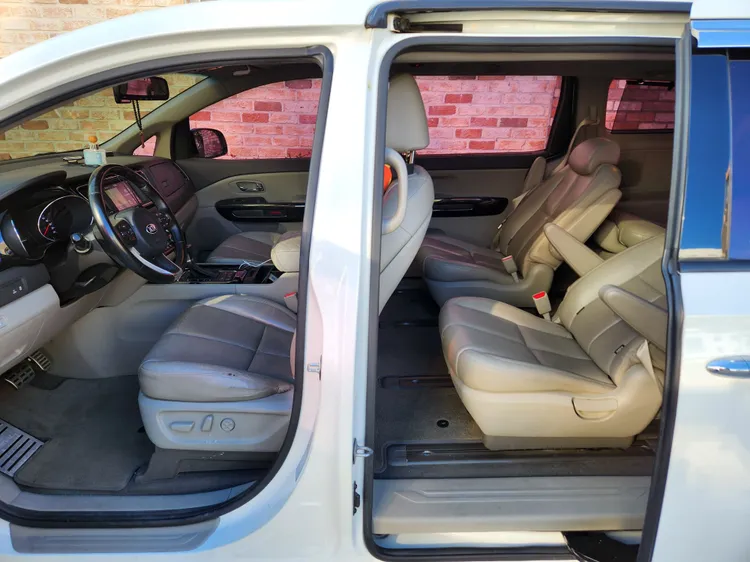 Kia Carnival 18