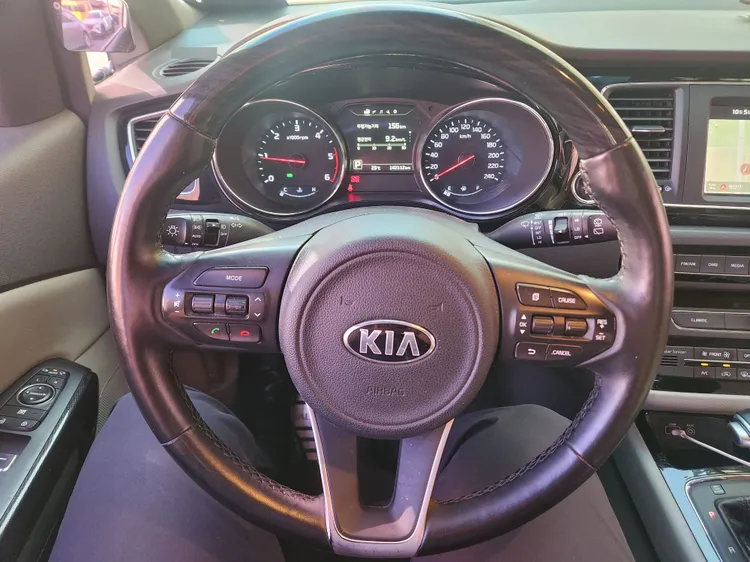 Kia Carnival 24