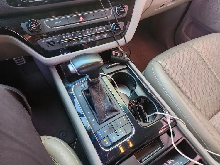Kia Carnival 25