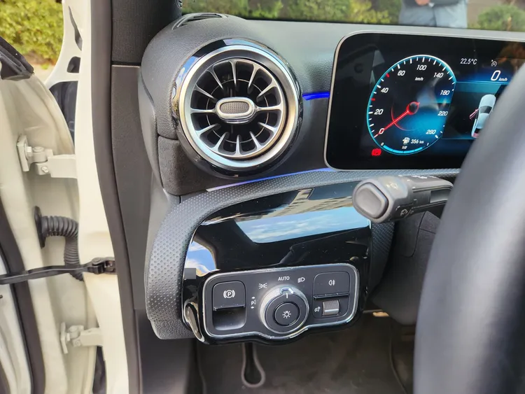 Mercedes A-Class (W177) 24