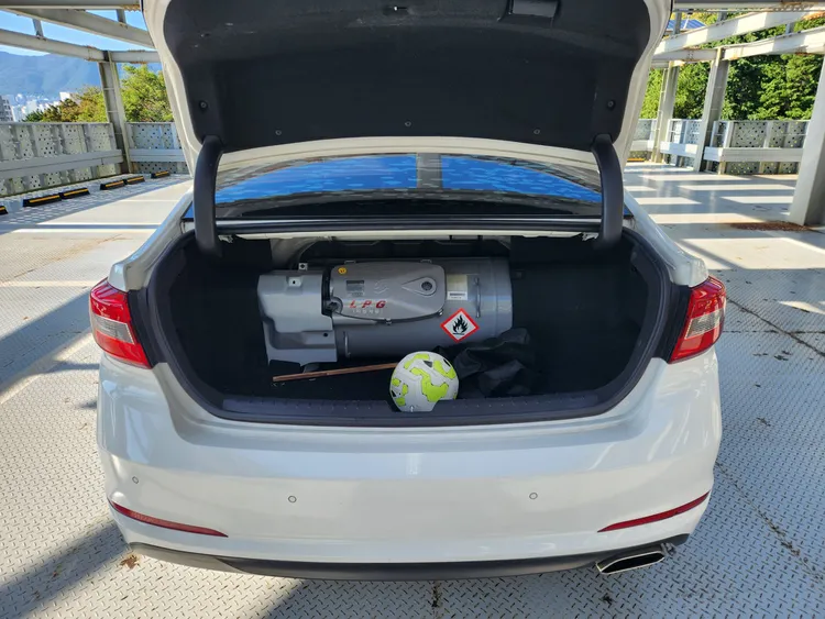 Hyundai LF Sonata 5