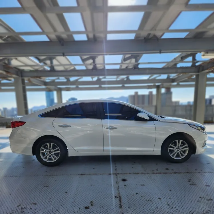 Hyundai LF Sonata 4