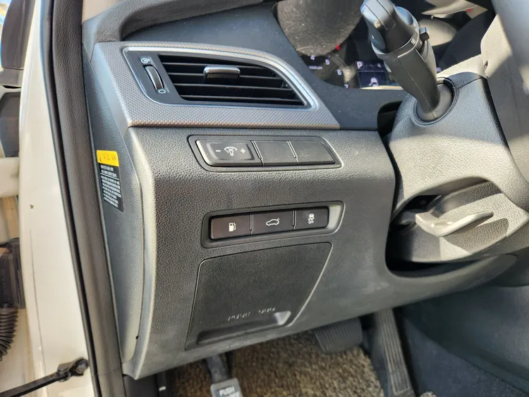 Hyundai LF Sonata 22