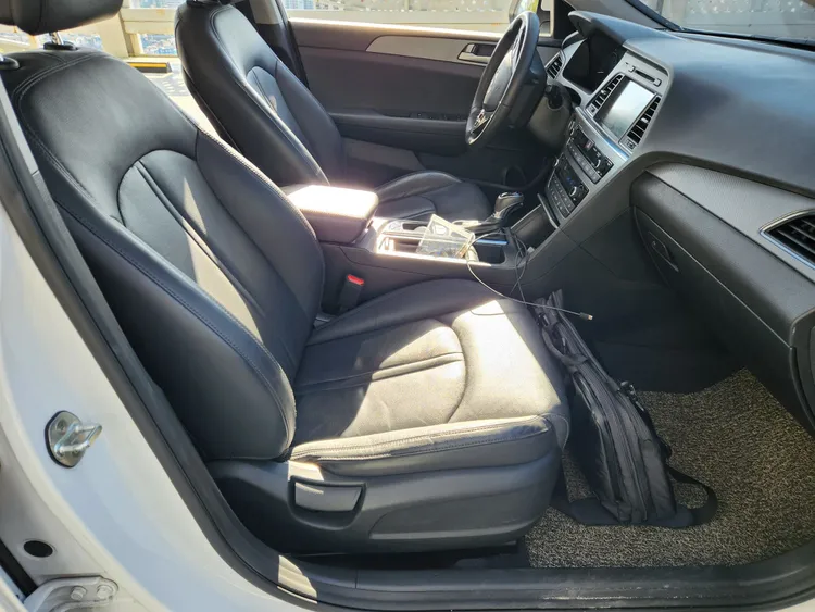 Hyundai LF Sonata 14