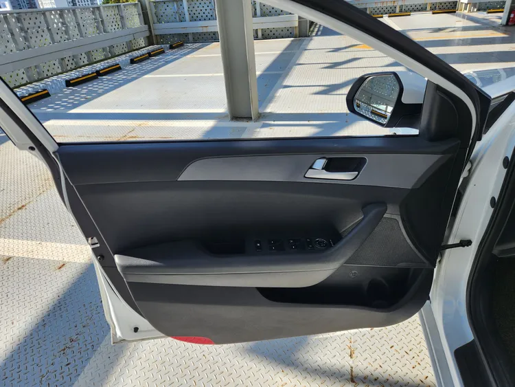 Hyundai LF Sonata 20