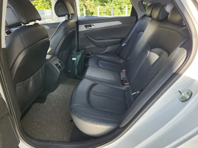Hyundai LF Sonata 9