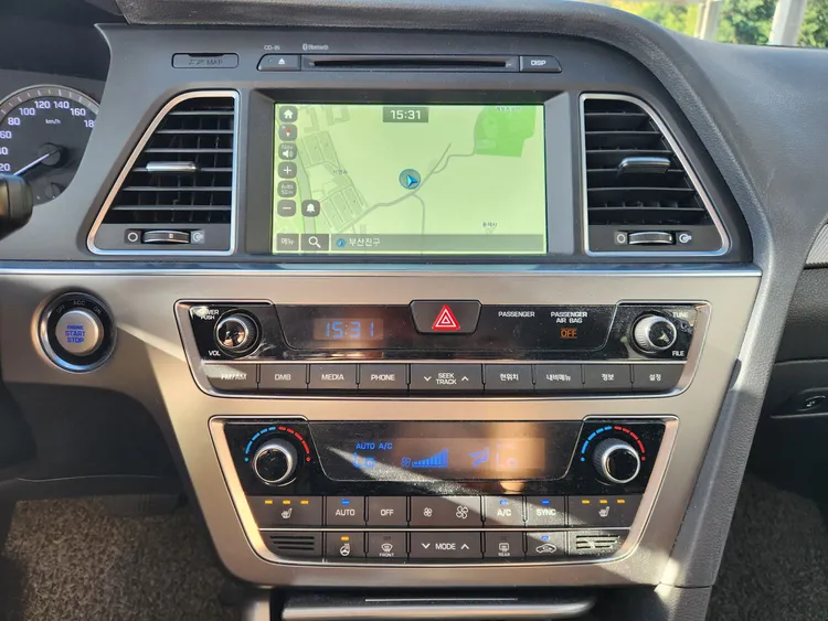 Hyundai LF Sonata 7