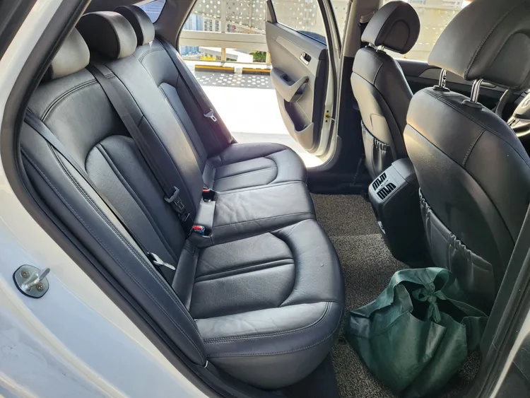 Hyundai LF Sonata 12