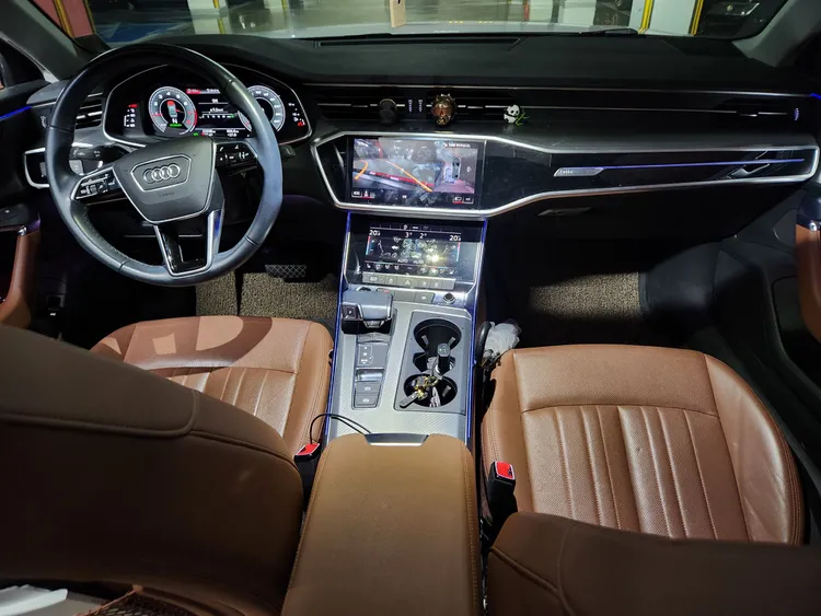 Audi A6 (C8) 10