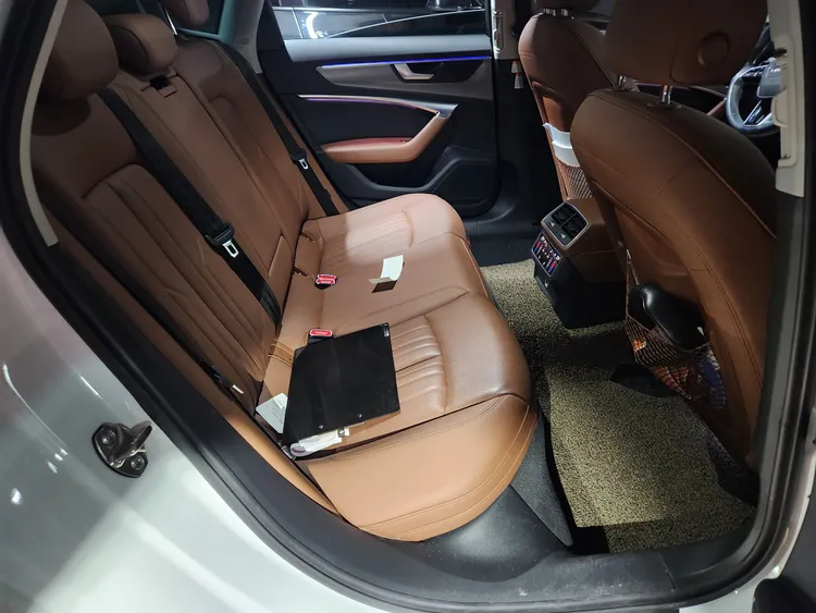 Audi A6 (C8) 11