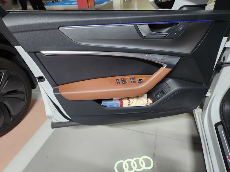 Audi A6 (C8) 23