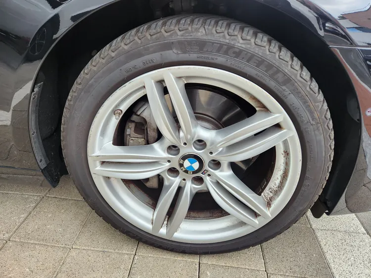 BMW 5 Series (F10) 34