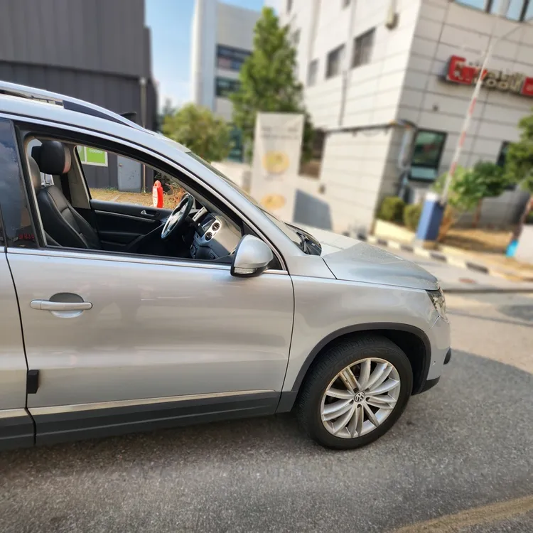 Volkswagen Tiguan 8