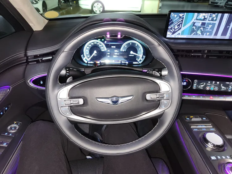 Genesis GV70 22