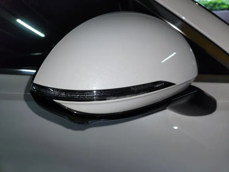 Genesis GV70 38
