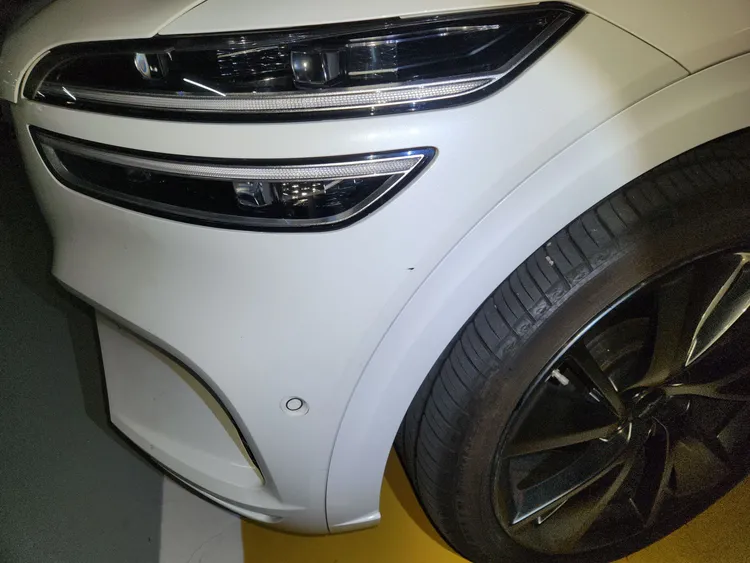 Genesis GV70 37