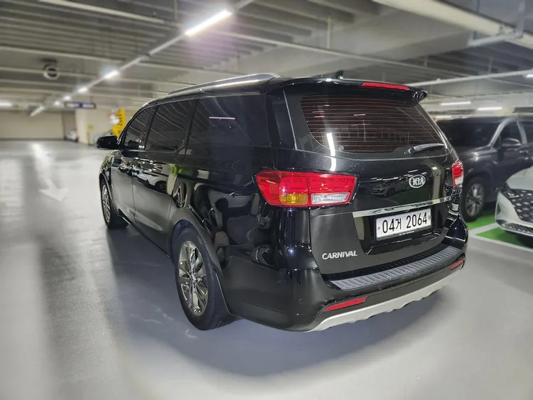 Kia Carnival 6