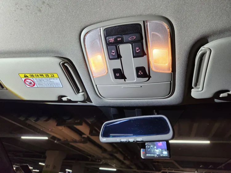 Kia Carnival 36