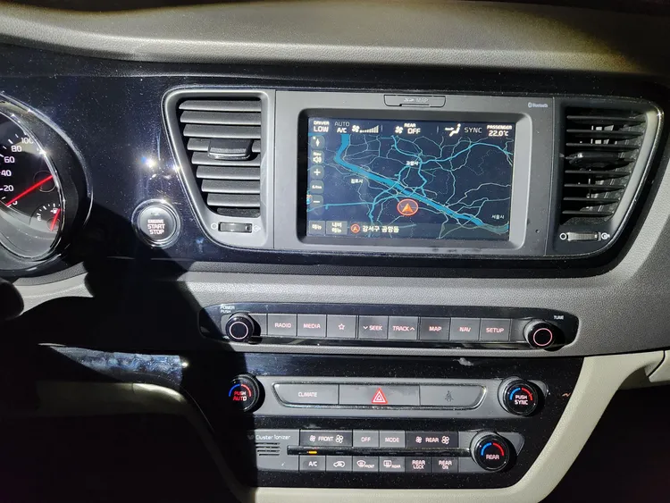 Kia Carnival 11