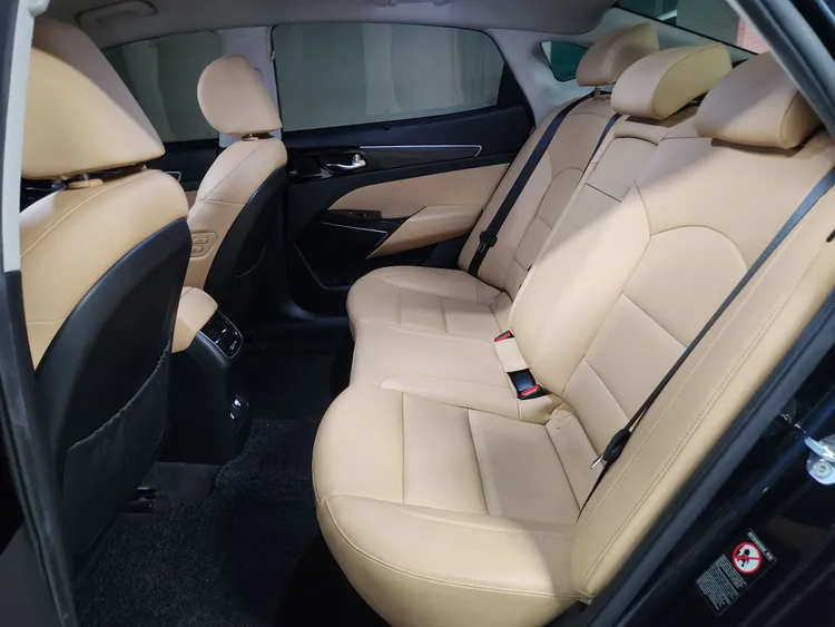 Kia K7 Premier Hybrid 8