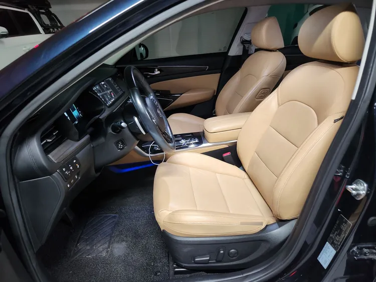 Kia K7 Premier Hybrid 9