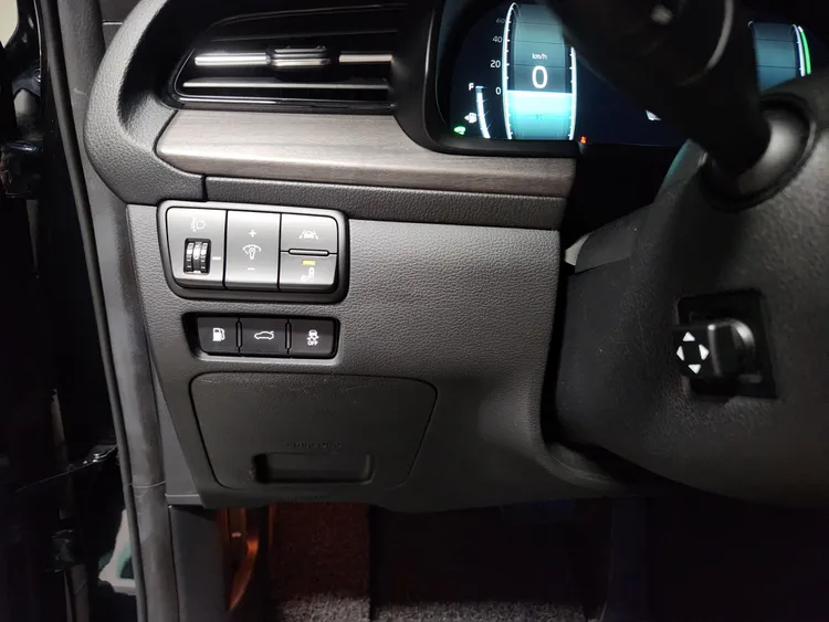 Kia K7 Premier Hybrid 17