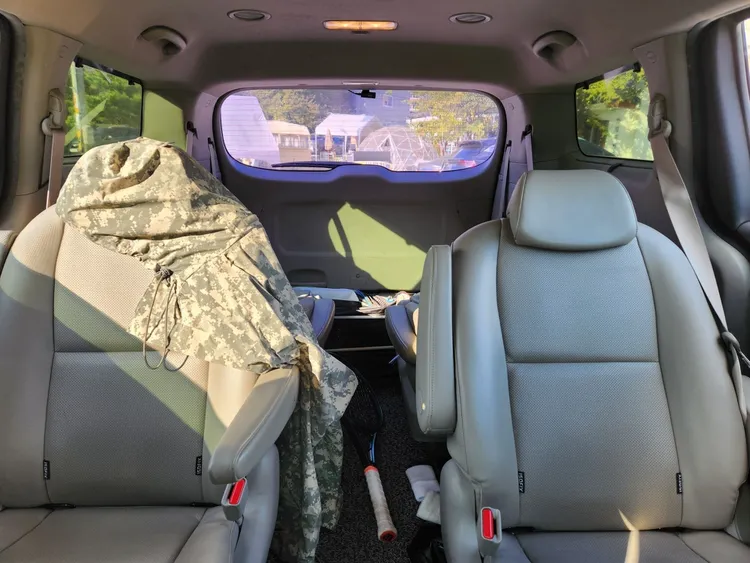 Kia Carnival 10