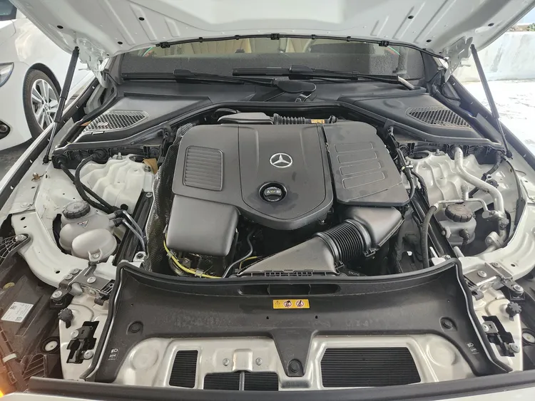 Mercedes E-Class (W214) 29