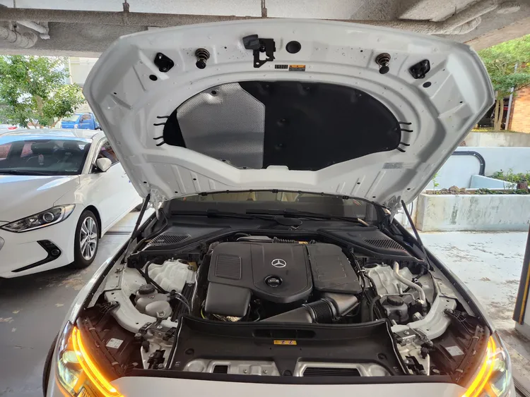 Mercedes E-Class (W214) 31