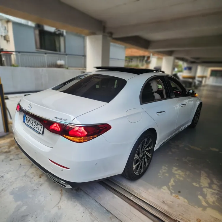 Mercedes E-Class (W214) 6
