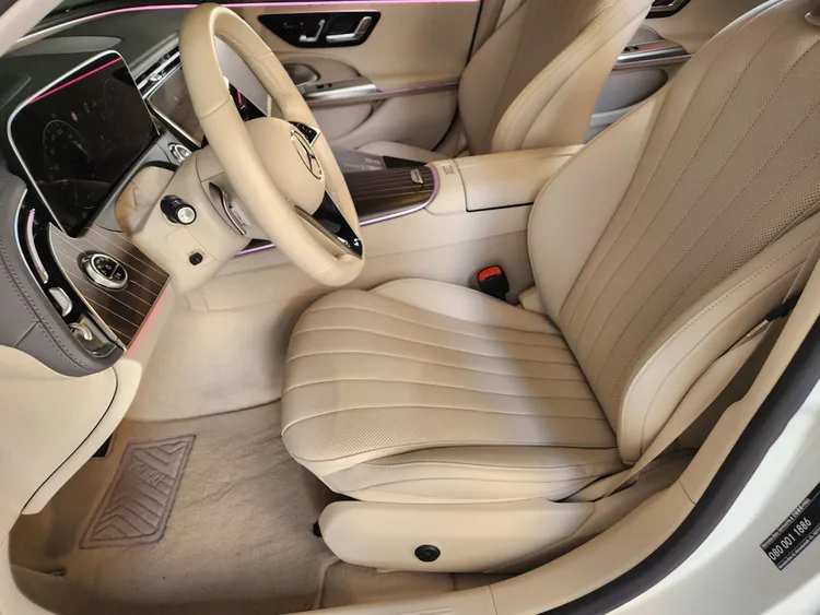Mercedes E-Class (W214) 13