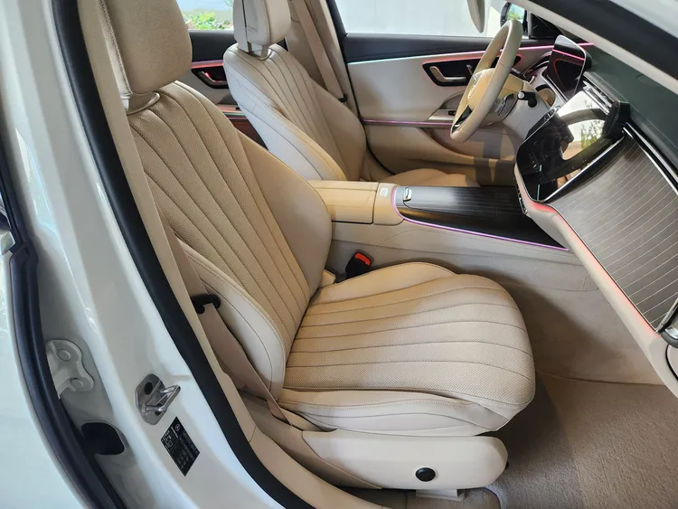Mercedes E-Class (W214) 12
