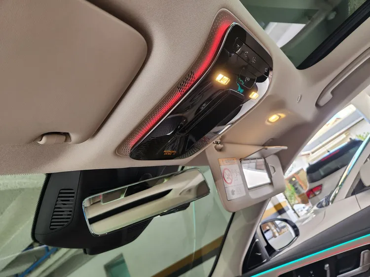 Mercedes E-Class (W214) 20