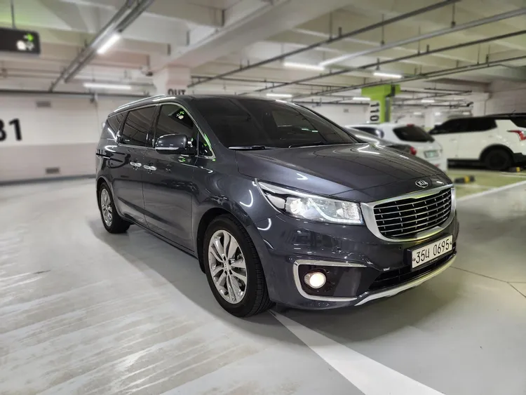 Kia Carnival 4