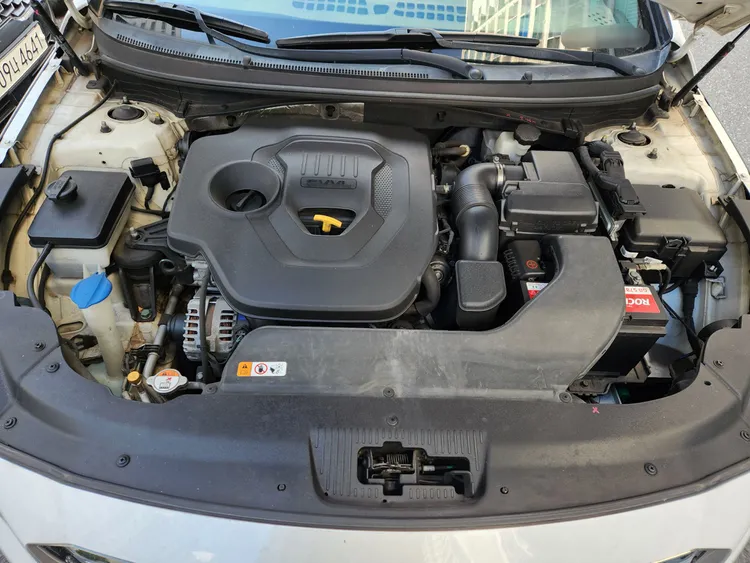 Hyundai LF Sonata 27
