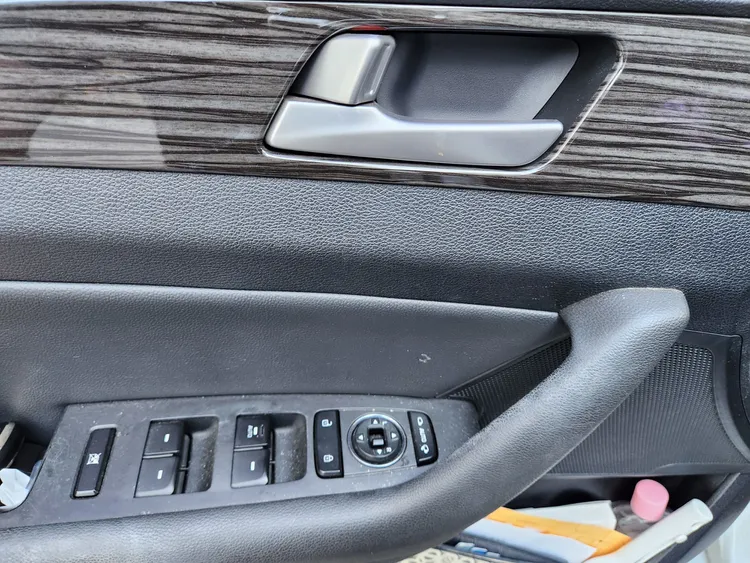 Hyundai LF Sonata 18