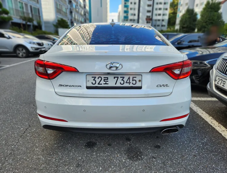 Hyundai LF Sonata 4