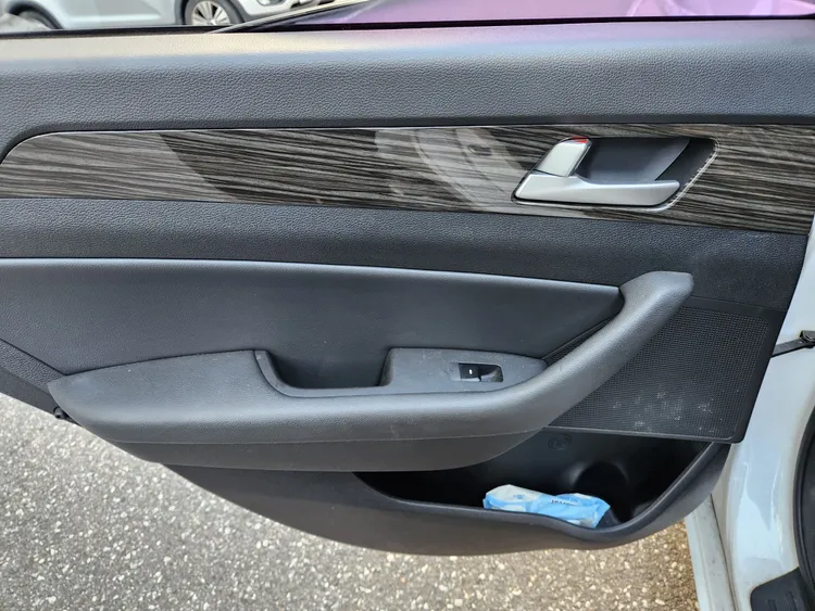 Hyundai LF Sonata 23
