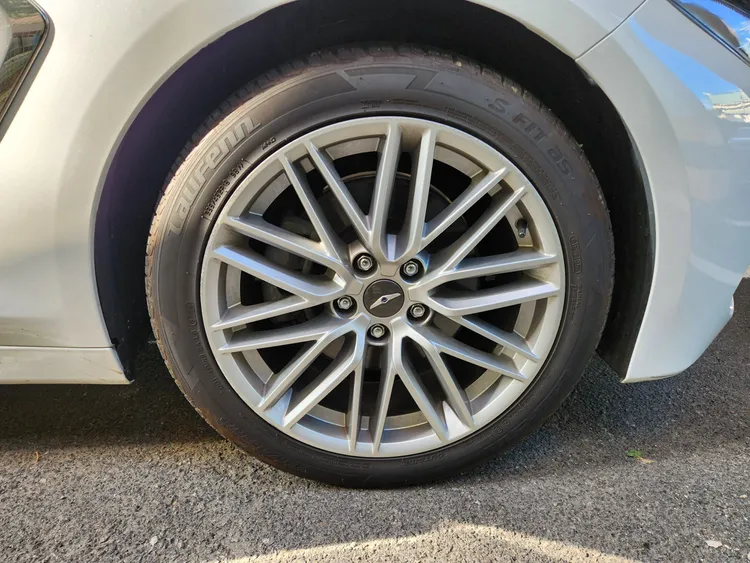 Genesis G70 38