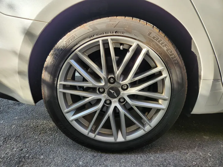 Genesis G70 39