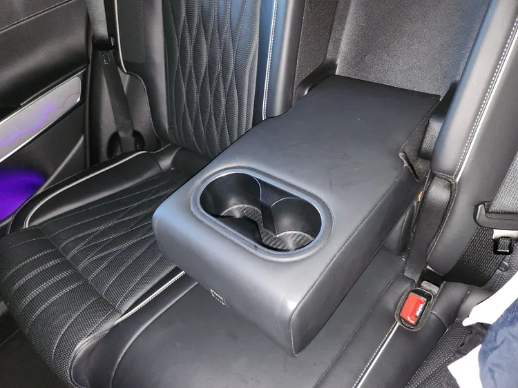Genesis GV70 32