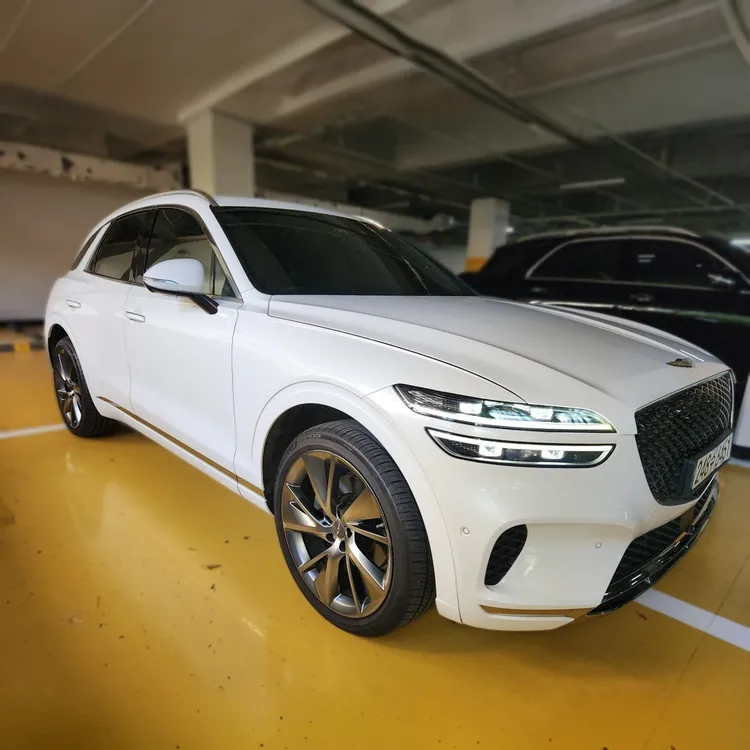 Genesis GV70 3
