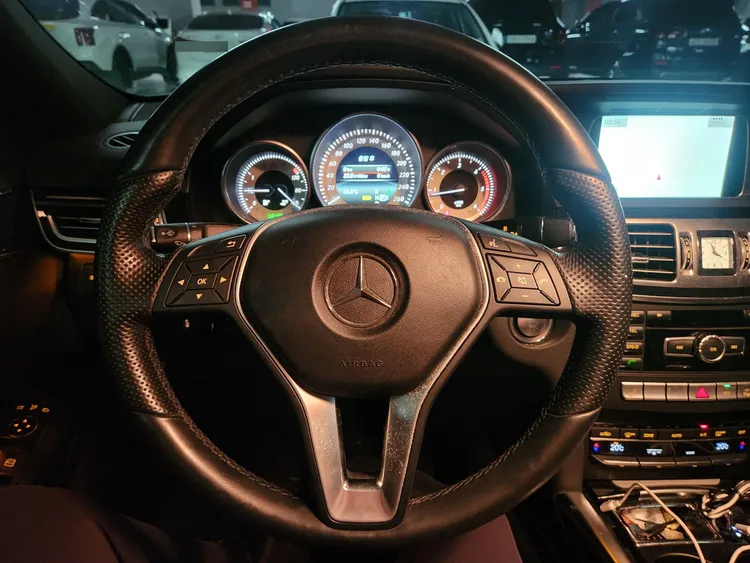 Mercedes E-Class (W212) 14