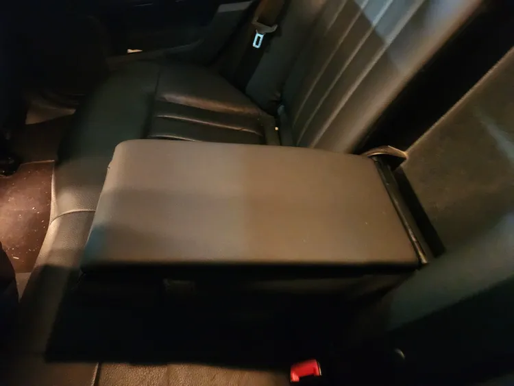 Mercedes E-Class (W212) 23
