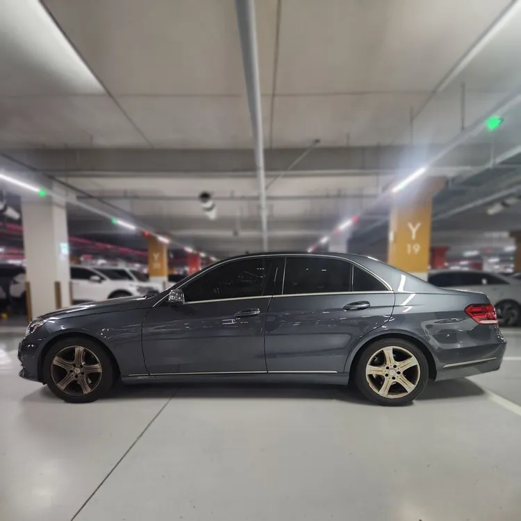 Mercedes E-Class (W212) 3