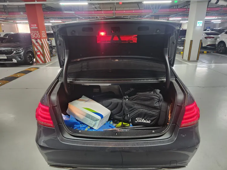 Mercedes E-Class (W212) 6