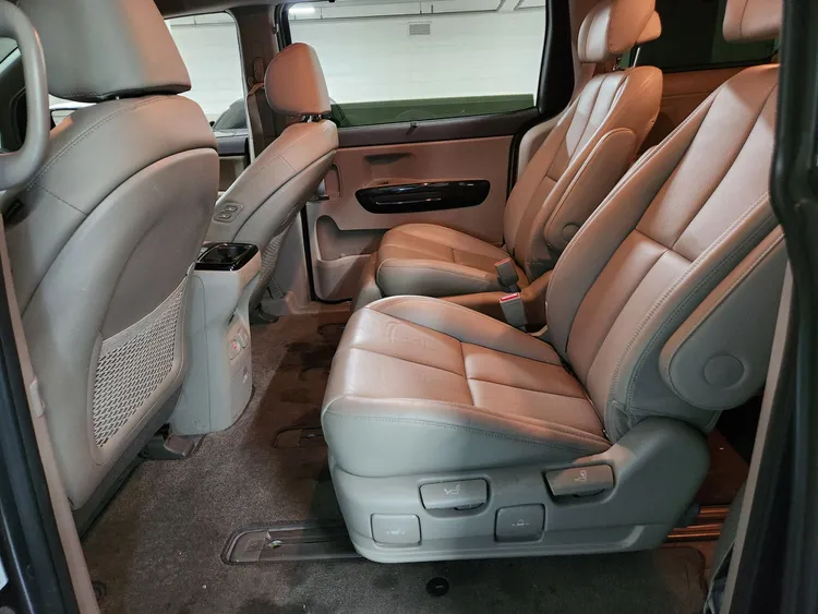 Kia Carnival 24