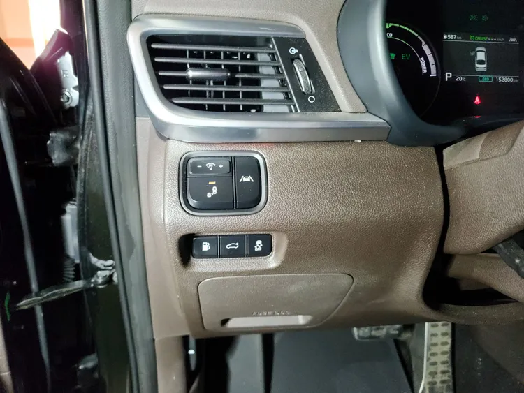 Kia K5 Hybrid 26