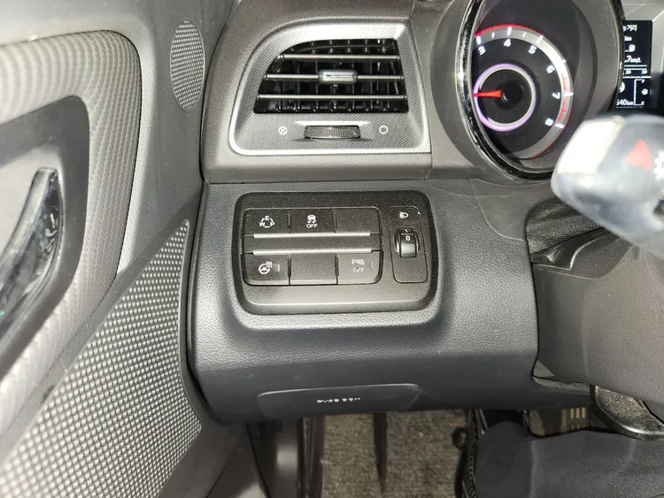 SsangYong (KGM) Tivoli 15